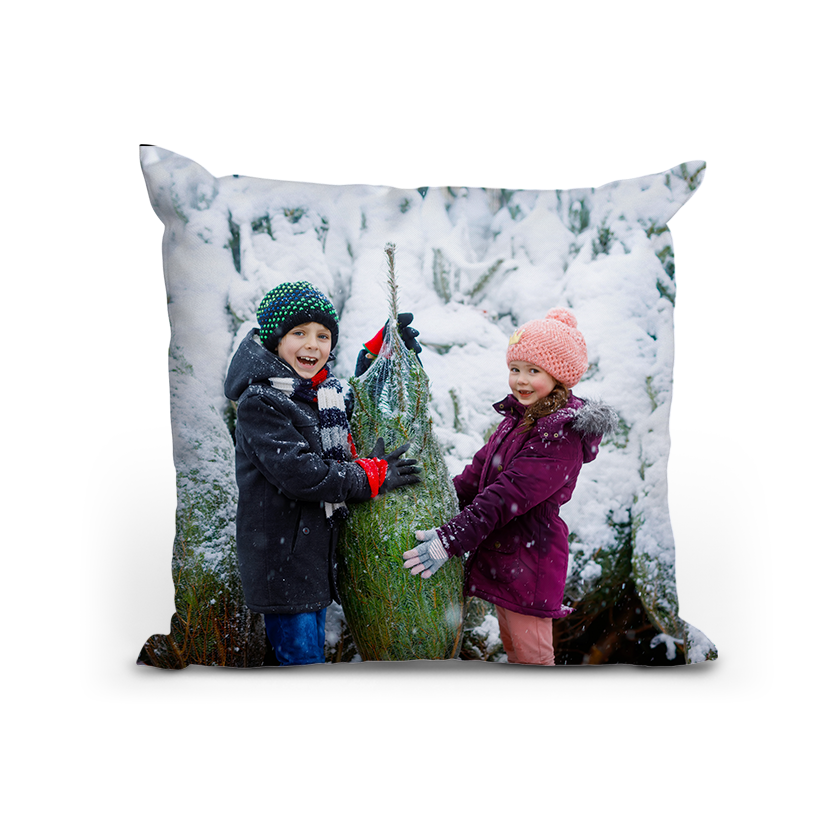 Designly - Coussin personnalisable avec vos propres photos ou designs. Exprimez votre style unique avec ce Coussin, conçu sur mesure avec vos choix d'images et de designs. | Customizable Cushion featuring personalized your own photos or designs. Express your unique style with this Cushion, tailor-made with your choice of images and designs.