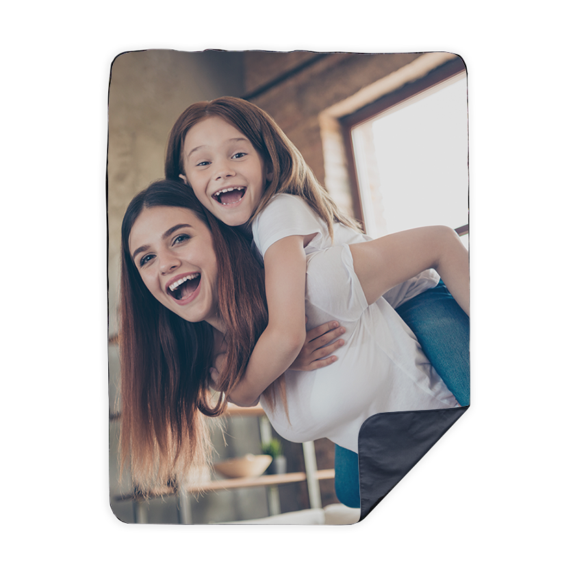 Designly - Couverture de pique-nique personnalisé avec vos propres photos ou designs. Exprimez votre style unique avec cette Couverture de pique-nique, conçue sur mesure avec vos choix d'images et de designs. | Customizable Picnic Blanket featuring personalized your own photos or designs. Express your unique style with this, tailor-made with your choice of images and designs.