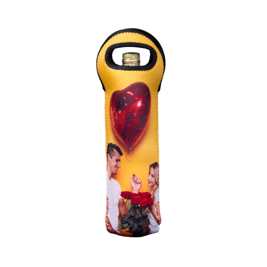 Designly – Sac pour bouteille de vin personnalisable avec vos propres photos ou designs. Exprimez votre style unique avec ce Sac pour bouteille de vin, conçu sur mesure avec vos choix d'images et de designs. | Customizable Wine Tote featuring personalized your own photos or designs. Express your unique style with this Wine Tote, tailor-made with your choice of images and designs.