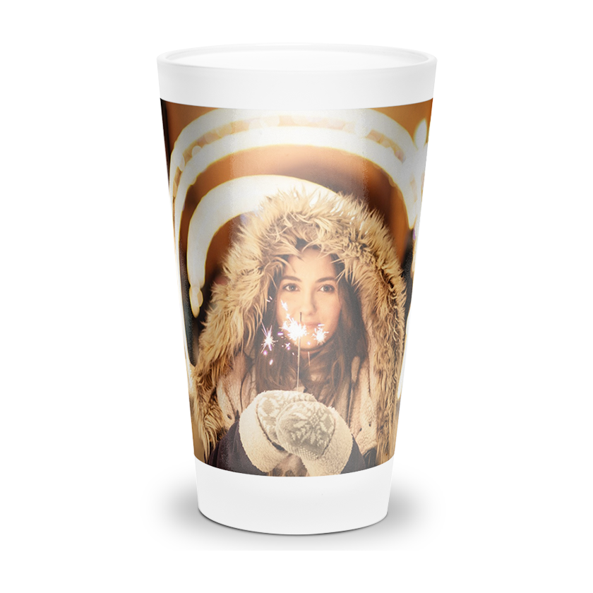 Designly - Verre 16oz personnalisable avec vos propres photos ou designs. Exprimez votre style unique avec ce Verre 16oz, conçu sur mesure avec vos choix d'images et de designs. | Customizable 16oz Glass featuring personalized your own photos or designs. Express your unique style with this 16oz Glass, tailor-made with your choice of images and designs.